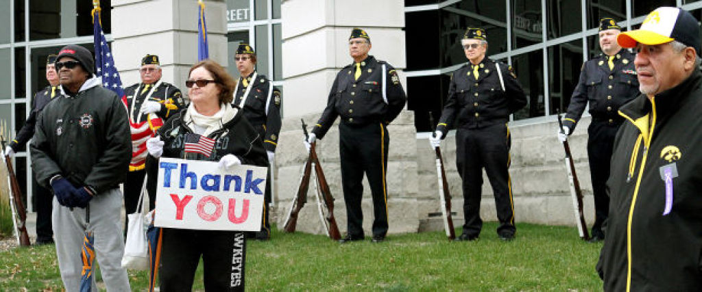 111113-vets-parade19